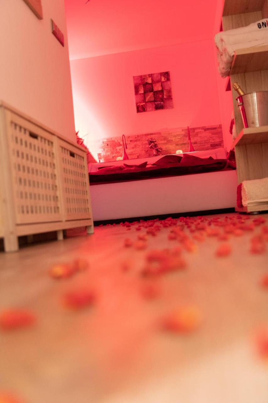 Romanticky Wellness Suite Hotel Heinz Dobris Exterior photo